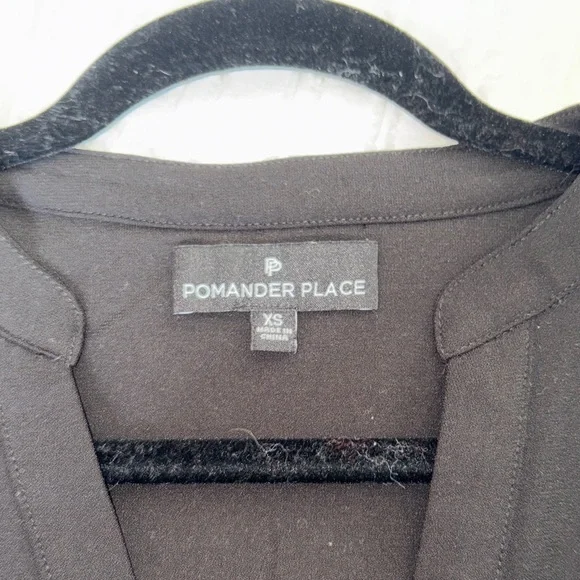 Tuckernuck Pomander Place Black crepe Ruffled Women's Top - Picture 8 of 9